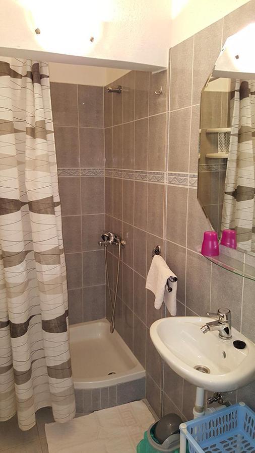 Apartments Damir 2838 Lopar Bilik gambar