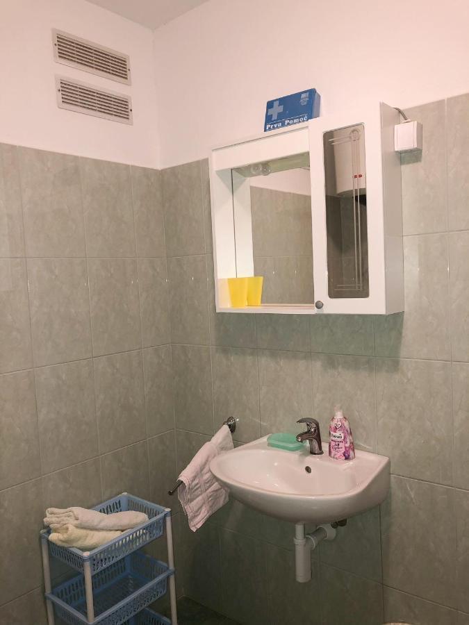 Apartments Damir 2838 Lopar Bilik gambar